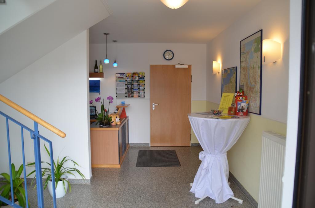 Hotel-Pension Pastow Garni Broderstorf Ngoại thất bức ảnh