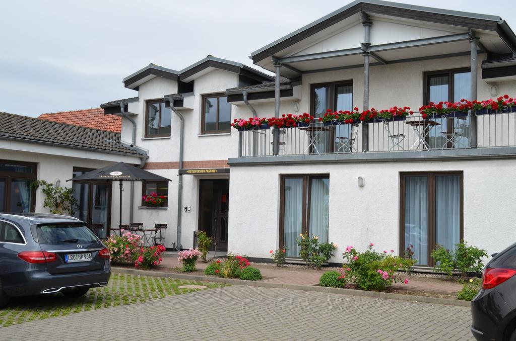 Hotel-Pension Pastow Garni Broderstorf Ngoại thất bức ảnh