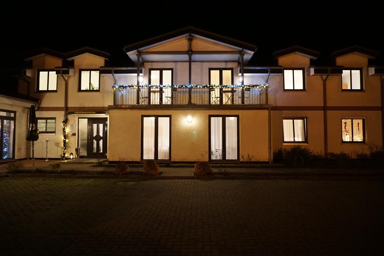Hotel-Pension Pastow Garni Broderstorf Ngoại thất bức ảnh