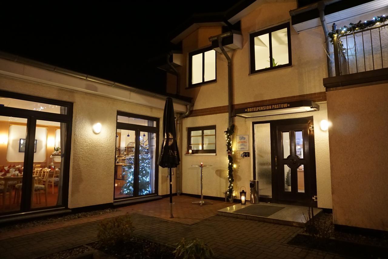 Hotel-Pension Pastow Garni Broderstorf Ngoại thất bức ảnh